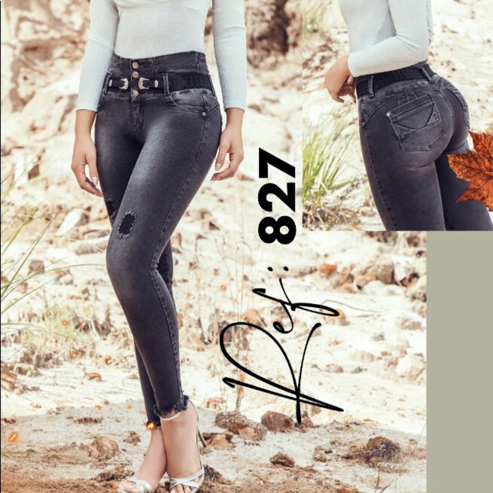 Sold🚨Colombian jean for women size 8
